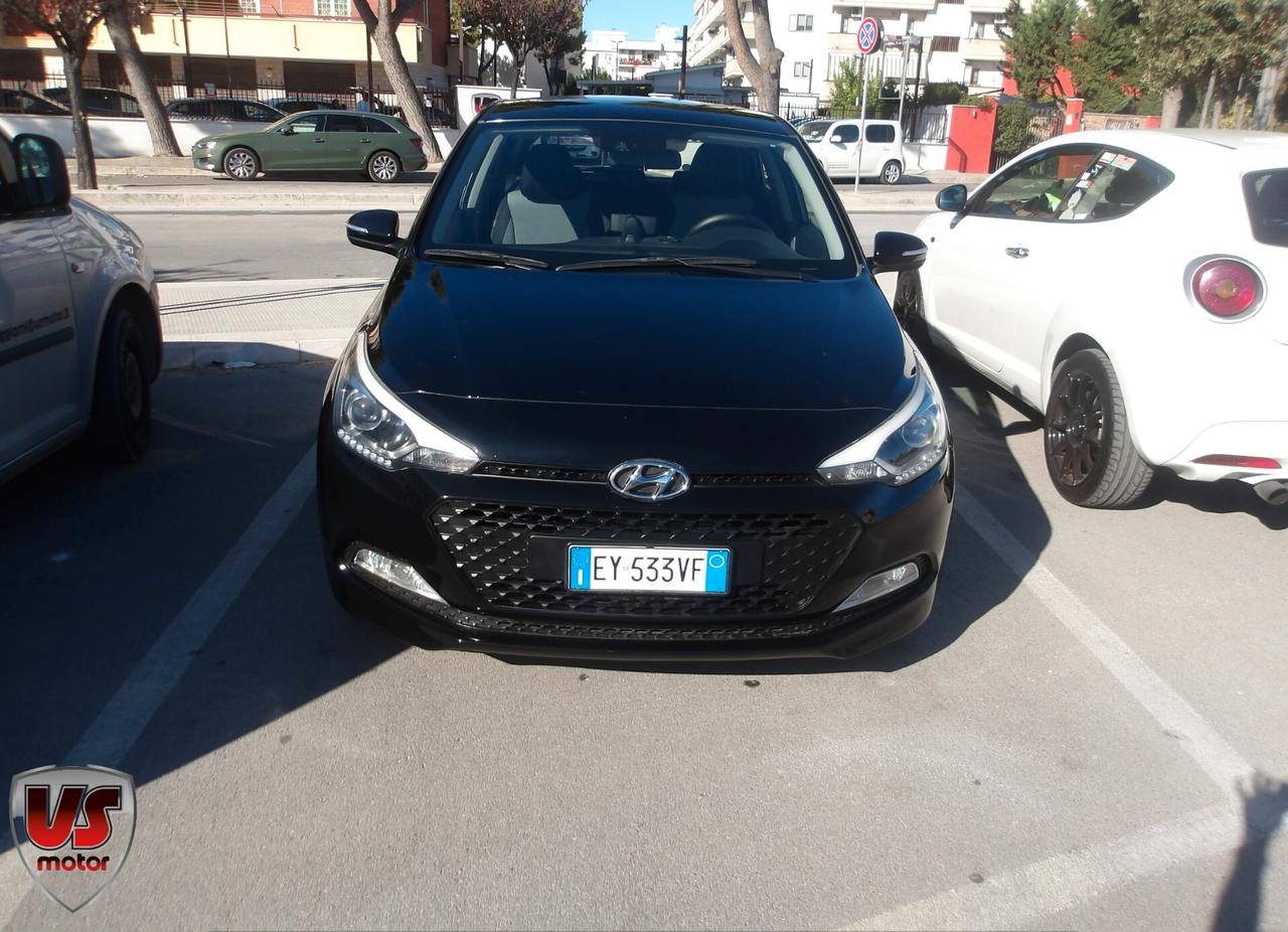 HYUNDAI I20 1.2 BENZ-2015