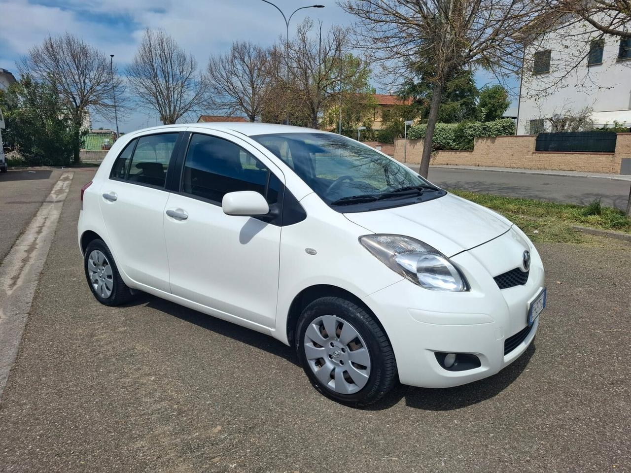 Toyota Yaris 1.0 5 porte 2011 SOLO 124.000 KM