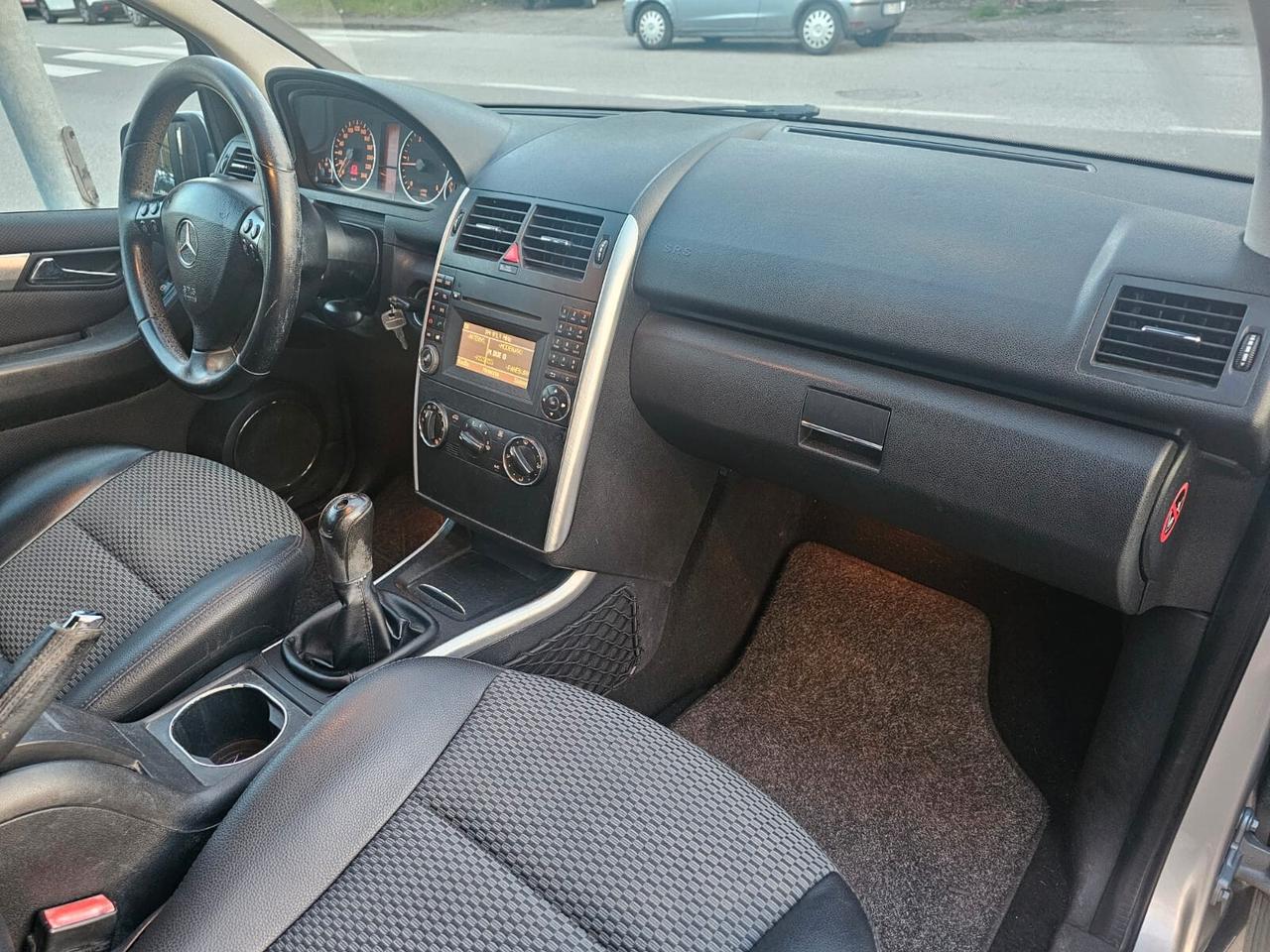 Mercedes-benz A 180 CDI 110cv Avantgarde*Pelle*Cerchi*Neop*