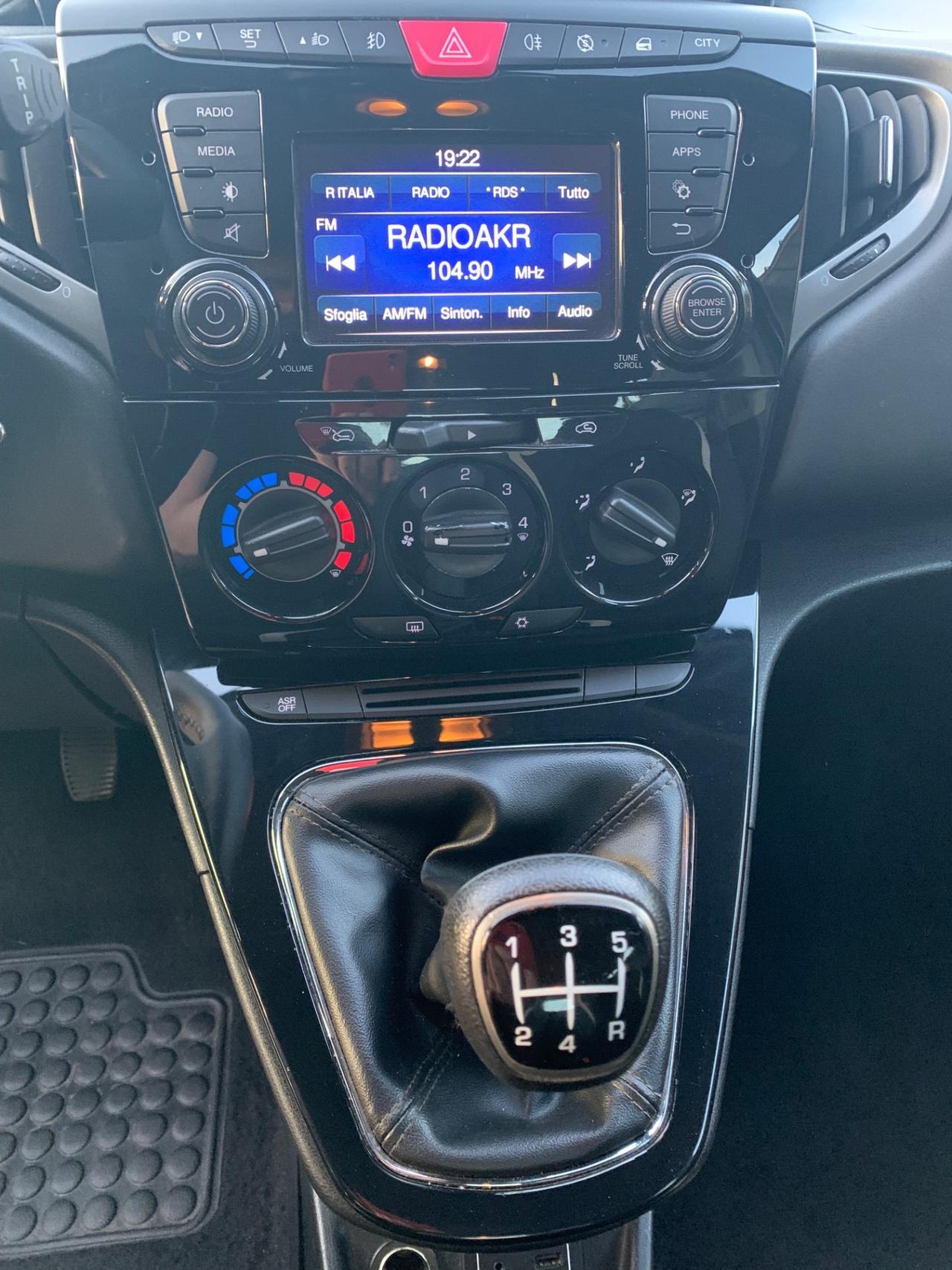 Lancia Ypsilon 1.3 MJT 16V 95 CV 5 porte S&S Gold