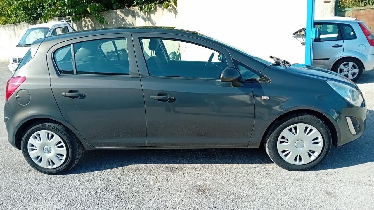 Opel corsa 1.3 mjt/75 cv -5 P-full-2013