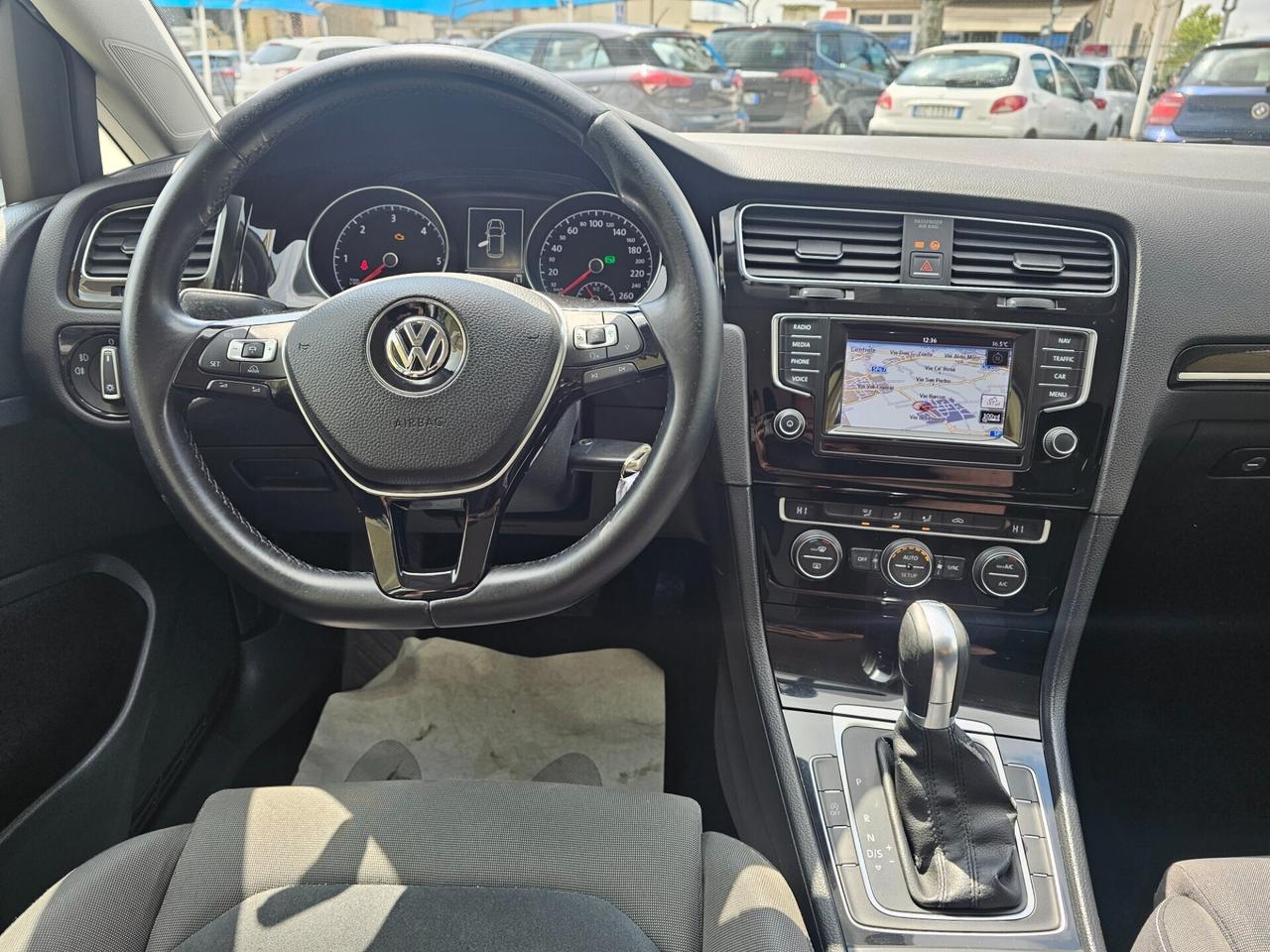 Volkswagen Golf 1.6 TDI DSG 5p. Highline