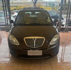 Lancia Ypsilon 1.3 MJT 75 CV Platino