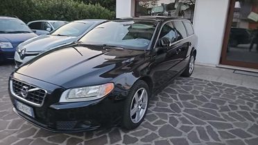 VOLVO V70 D3 Geartronic Momentum