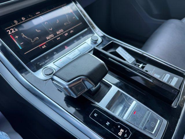 AUDI Q8 45 TDI quattro tiptronic Sport