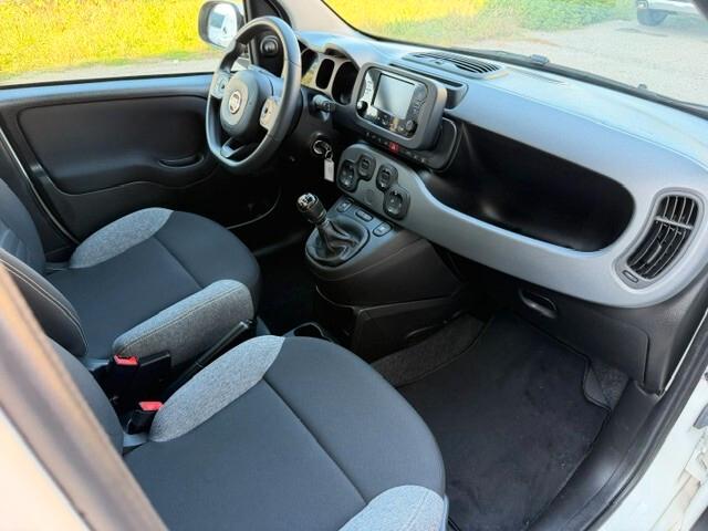 Fiat Panda 1.0 Hybrid City Life iva esposta.