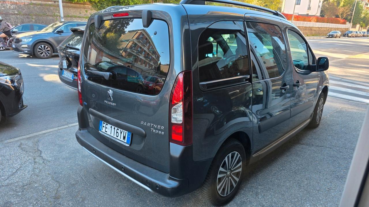 Peugeot Partner Tepee BlueHDi 120 S&S Outdoor