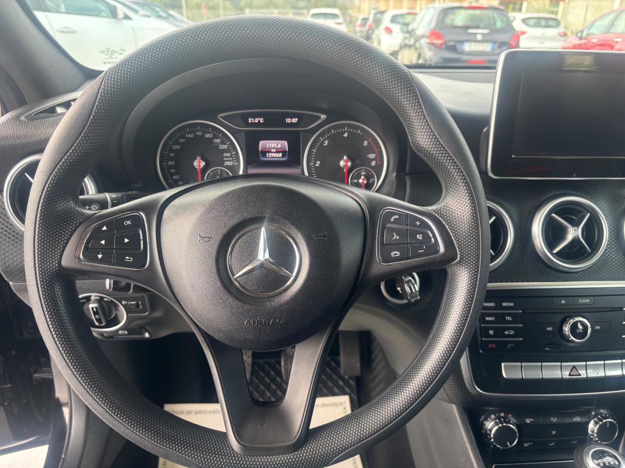 Mercedes-benz A 180 d Premium