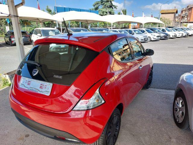 LANCIA Ypsilon 1.0 FireFly 5 porte S&S Hybrid Ecochic Silver