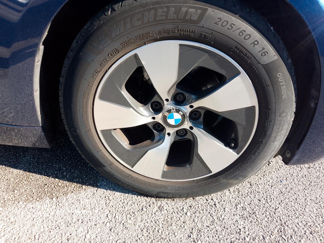 Bmw 320 320d Touring Sport esterno