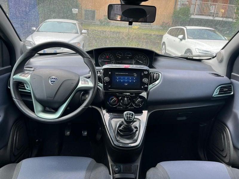 Lancia Ypsilon Ypsilon 1.0 FireFly 5 porte S&S Hybrid Platino