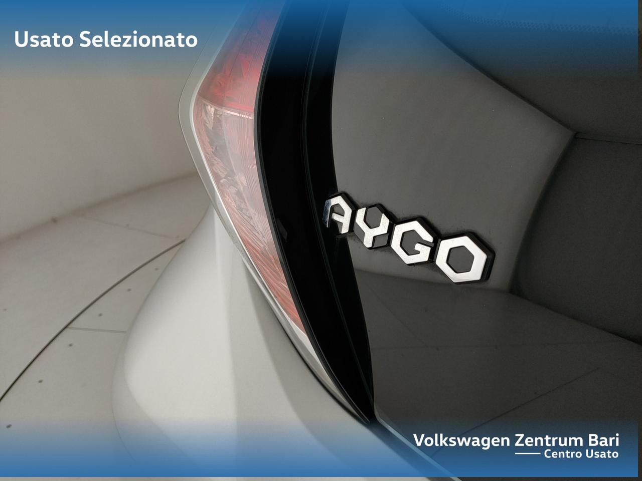 Toyota Aygo 5p 1.0 x-play my15