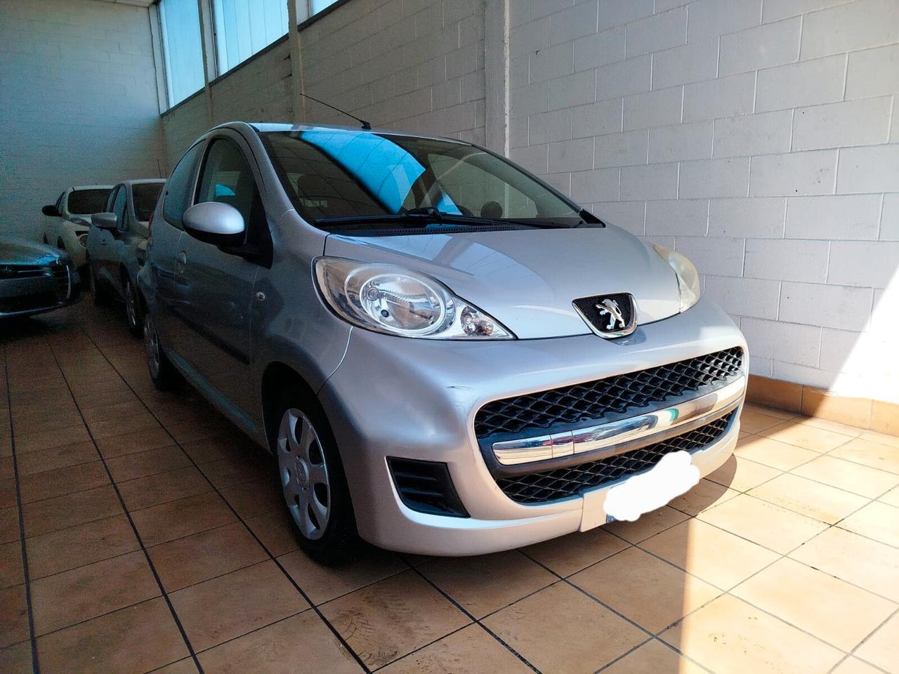 Peugeot 107 1.0 12v Allure (sweet years) 5p 2tronic FL