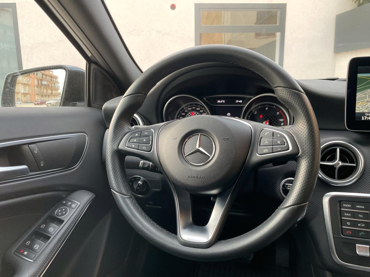 Mercedes-benz A 220 A 220 d Automatic Sport