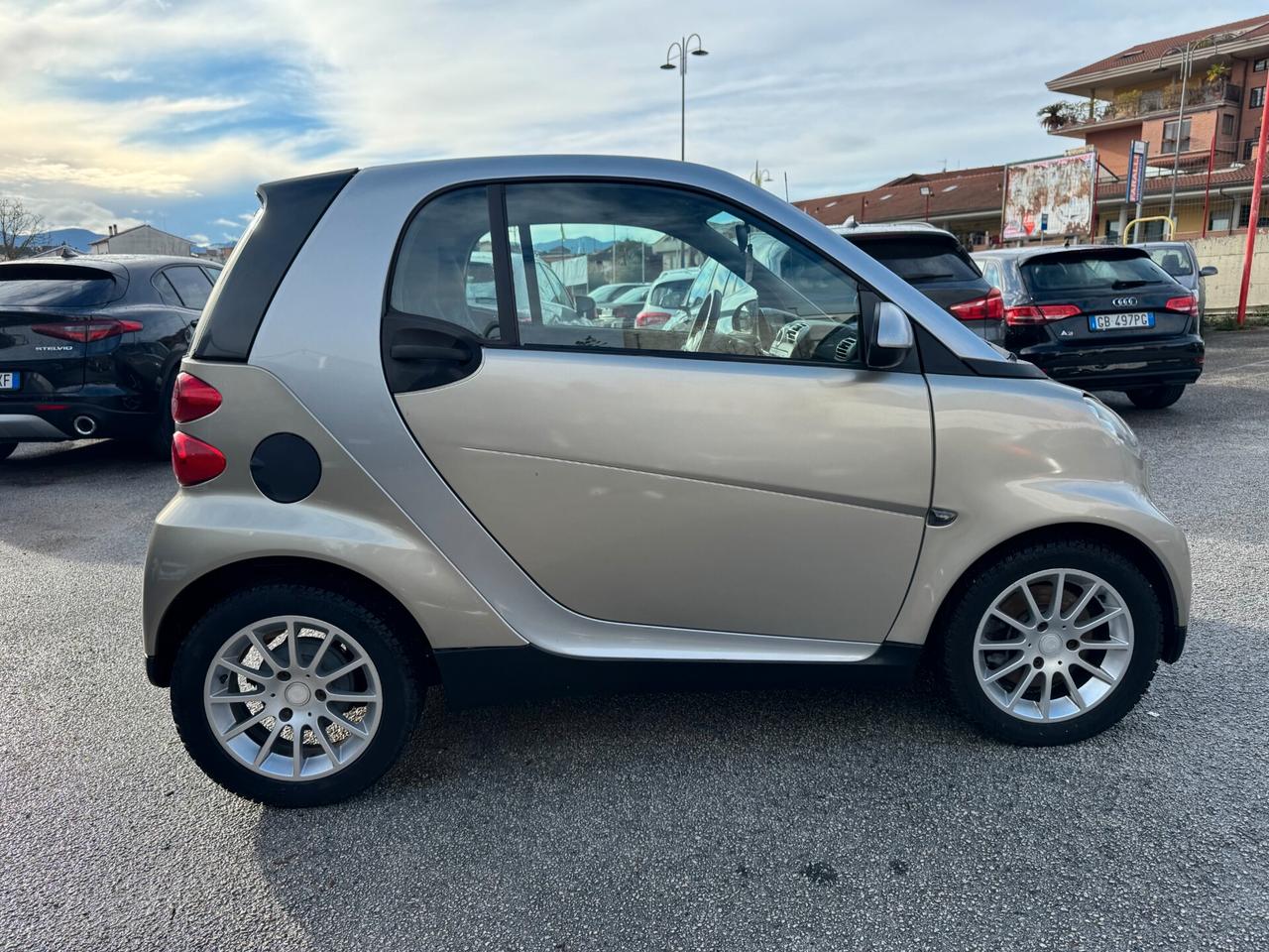 Smart ForTwo 1000 52 kW coupé limited one