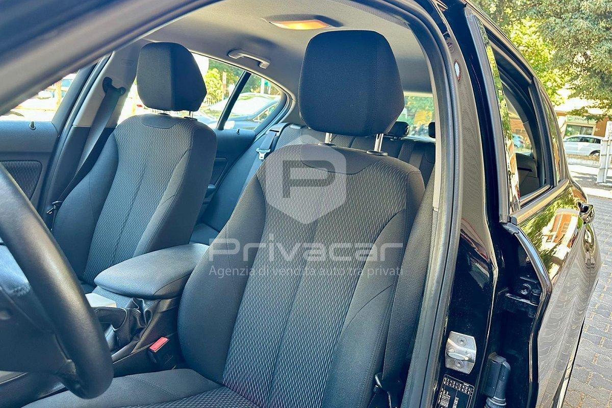 BMW 118i 5p. Advantage