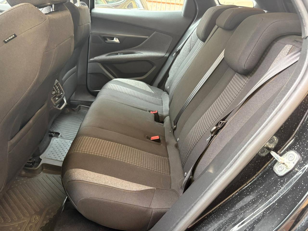 Peugeot 3008 1.5 EAT8 Business 130cv - 2021
