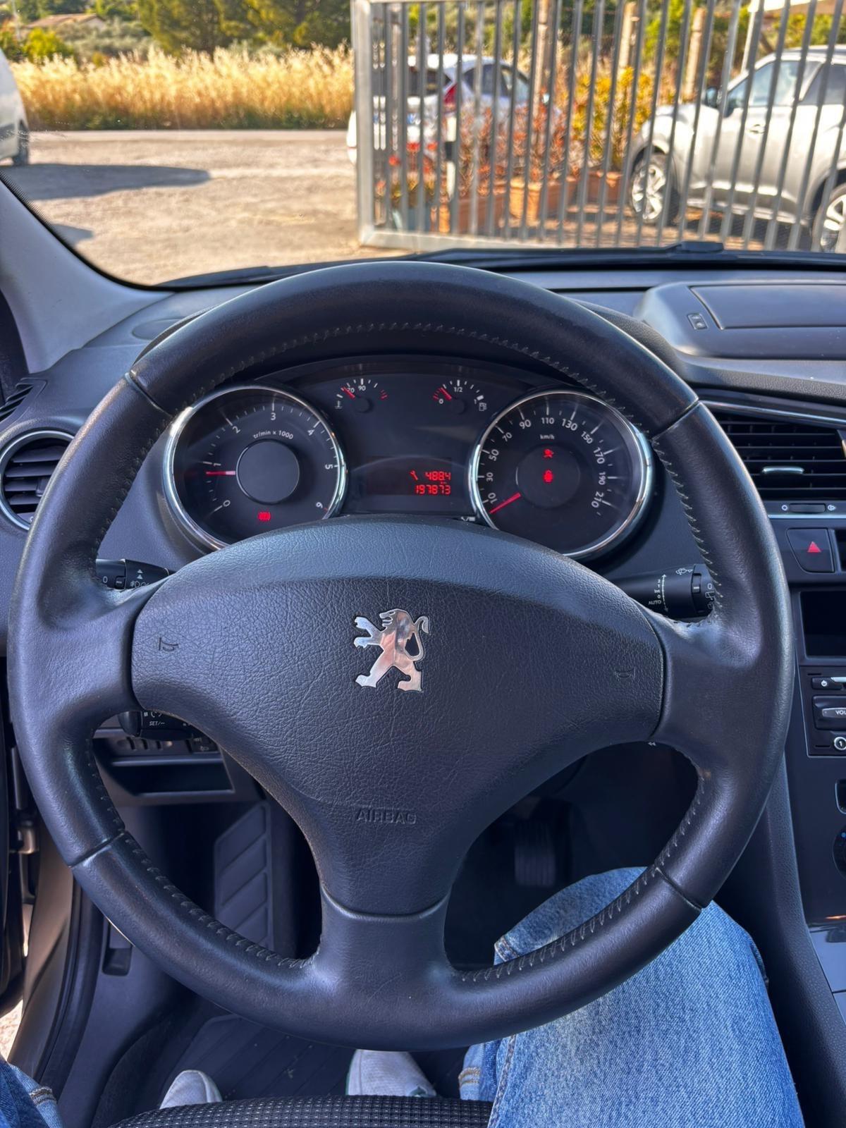 Peugeot 5008 2.0 HDi 150CV Business