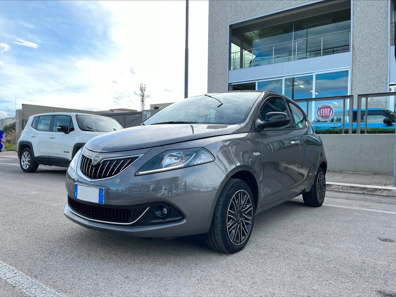 Lancia Ypsilon 1.0 FireFly 5 porte S&S Hybrid Gold