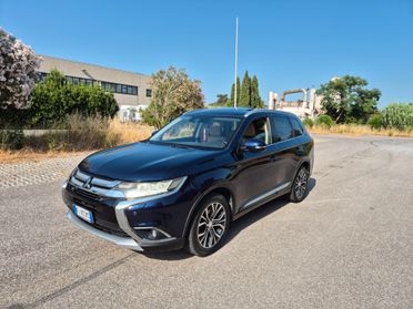 Mitsubishi Outlander 2.2 DI-D 4WD Instyle Plus SDA 7 posti