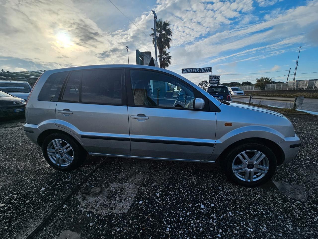 Ford Fusion 1.6 TDCi 5p. Plus