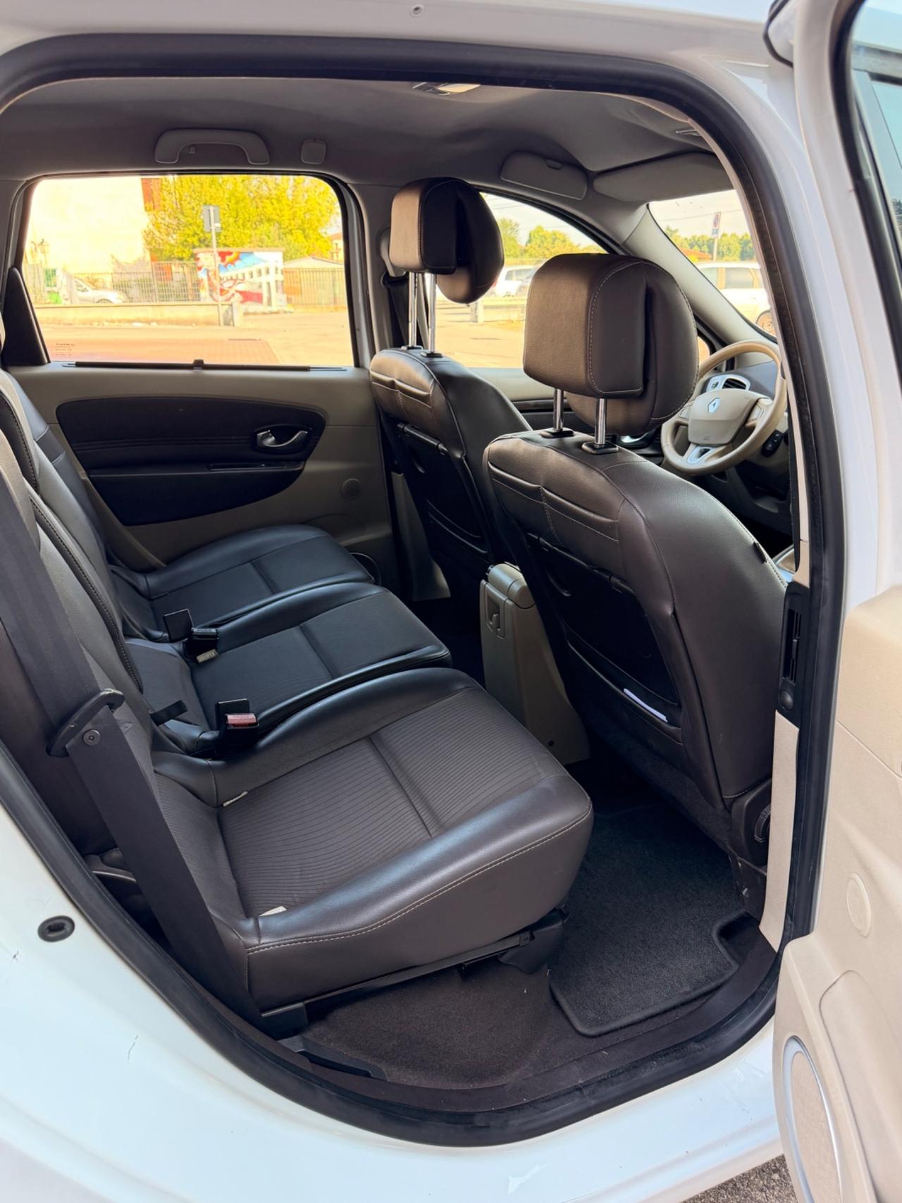 Renault Scenic 1.5DCI 2011 neopatentati pronto uso pelle navi