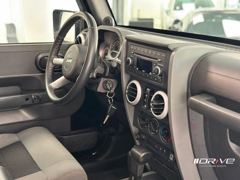 Jeep Wrangler Wrangler Unlimited 2.8 CRD DPF Sahara Auto