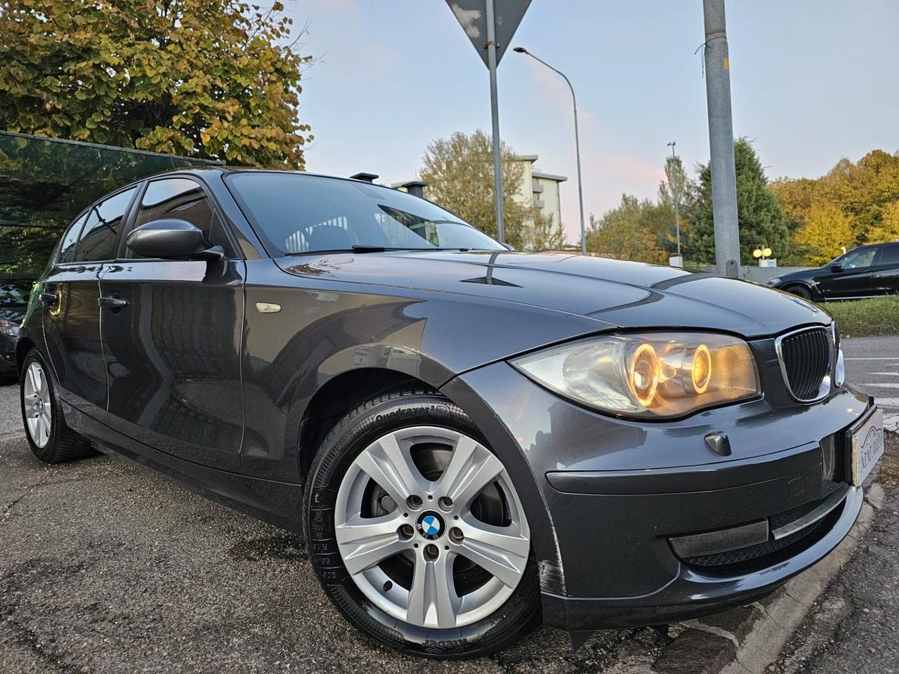 Bmw 118d 143cv Futura DPF*Navi*Bi-Xeno*Pdc*5 Porte