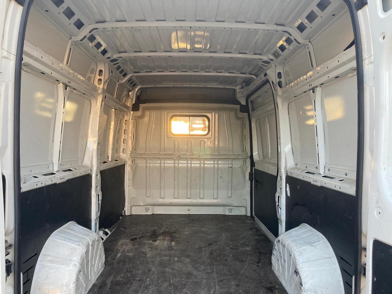 Peugeot Boxer 335 L2 H2 2.0 BlueHDI 130cv