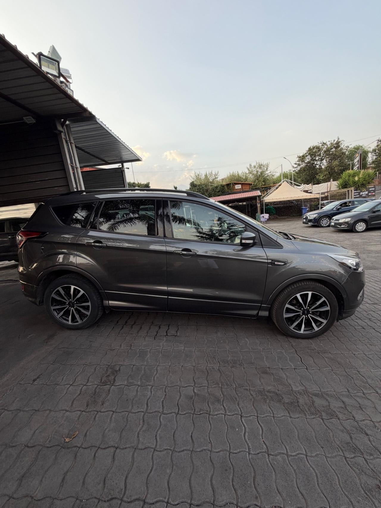 Ford Kuga 2.0 TDCI 150 CV S&S 4WD Powershift ST-Line