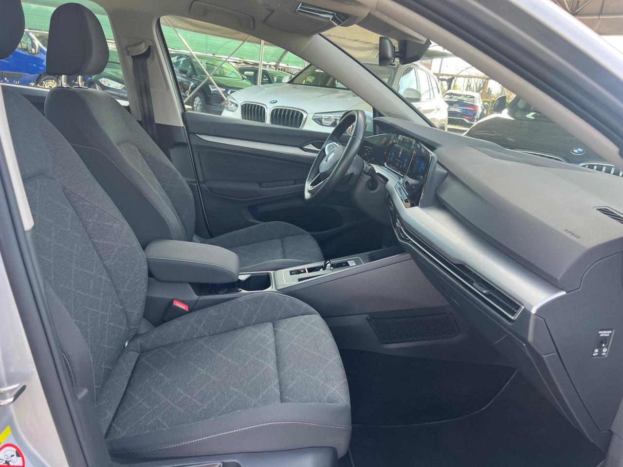 Volkswagen Golf Variant 2.0 TDI SCR Life FINANZIABILE