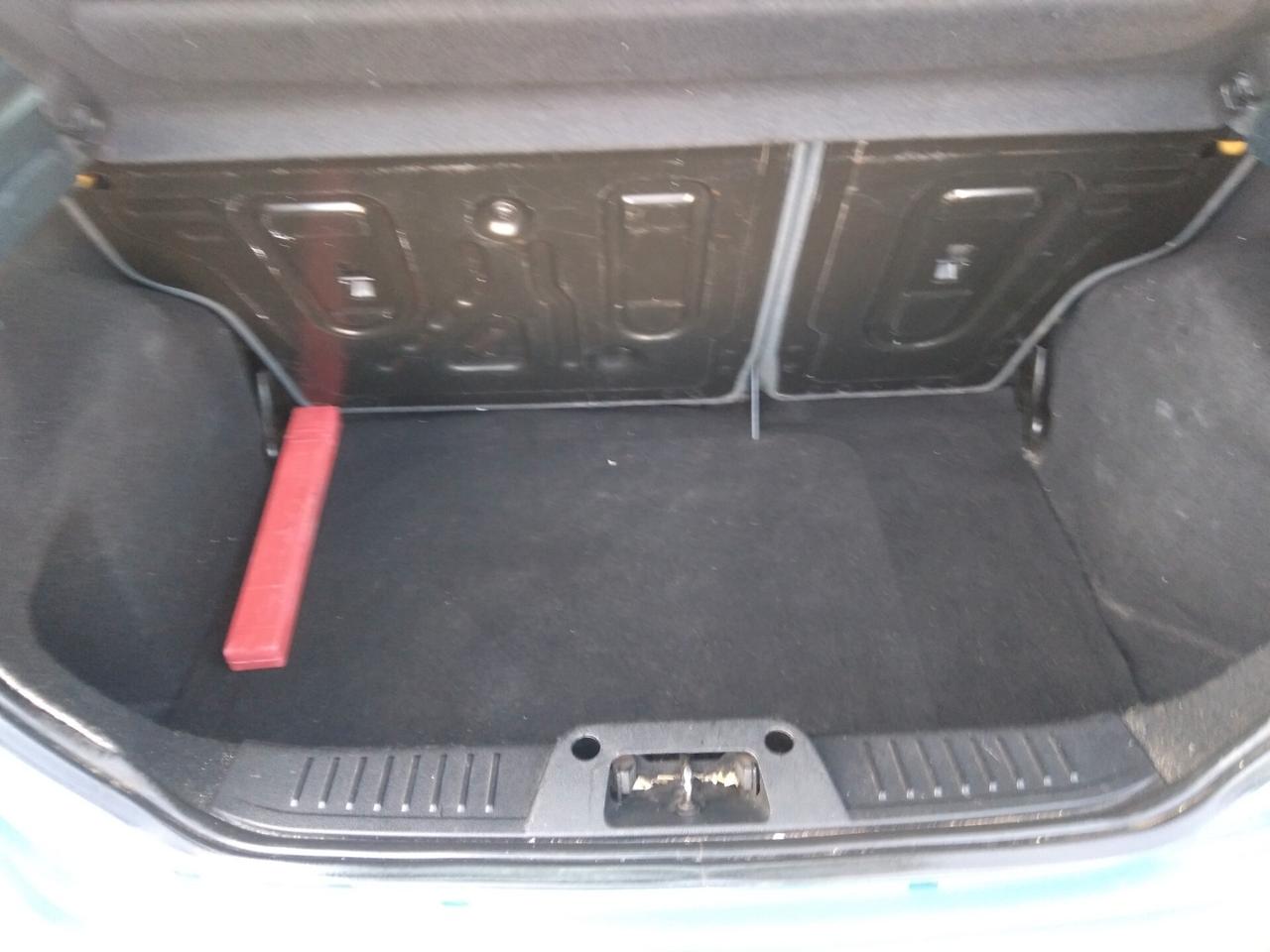 Ford Fiesta 1.4 TDCi 70CV 5 porte Titanium x neopatentati