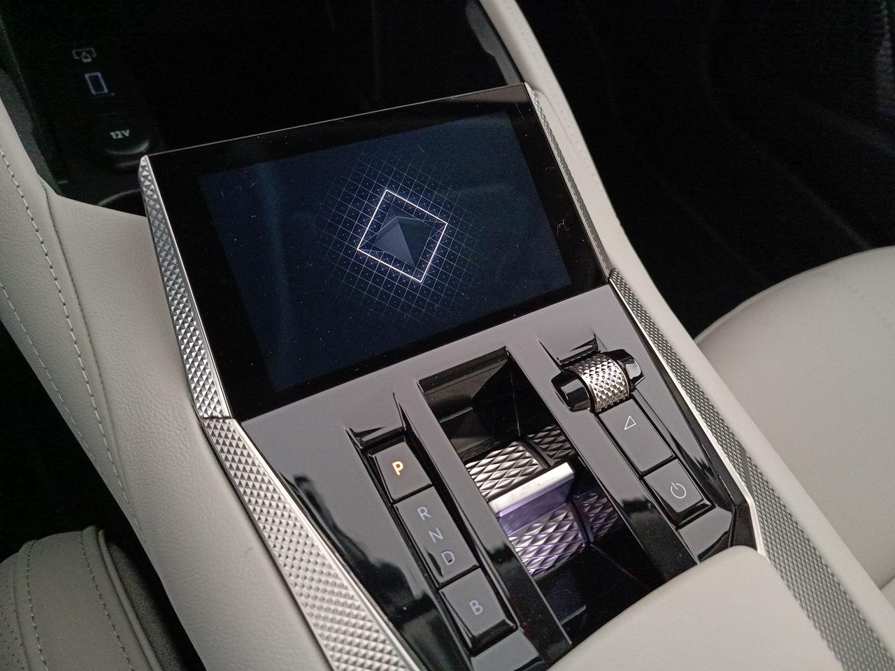 DS DS4 Esprit de Voyage E-TENSE 225cv