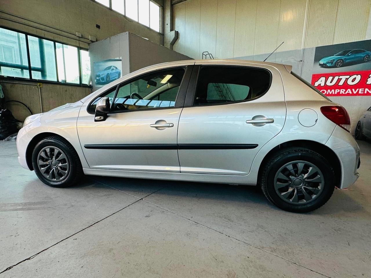 Peugeot 207 1.4 8V 75CV 5p. X Line ECO GPL