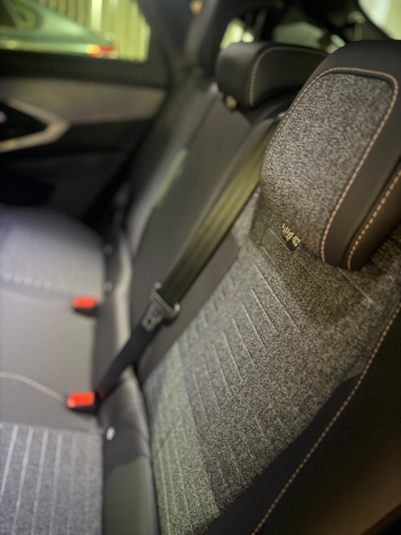 Peugeot 3008 Hybrid 145 e-DCS6 Allure Business