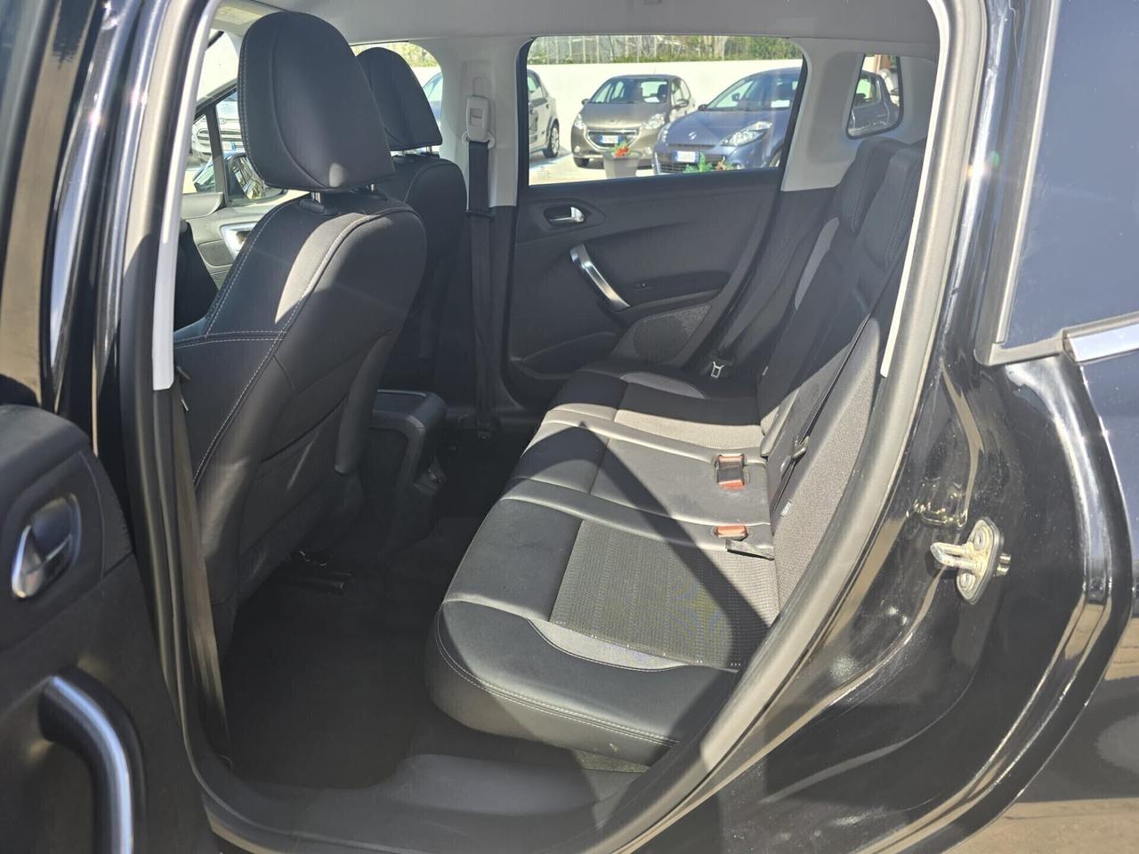 Peugeot 2008 1.6 e-HDi 92 CV Stop&Start Allure