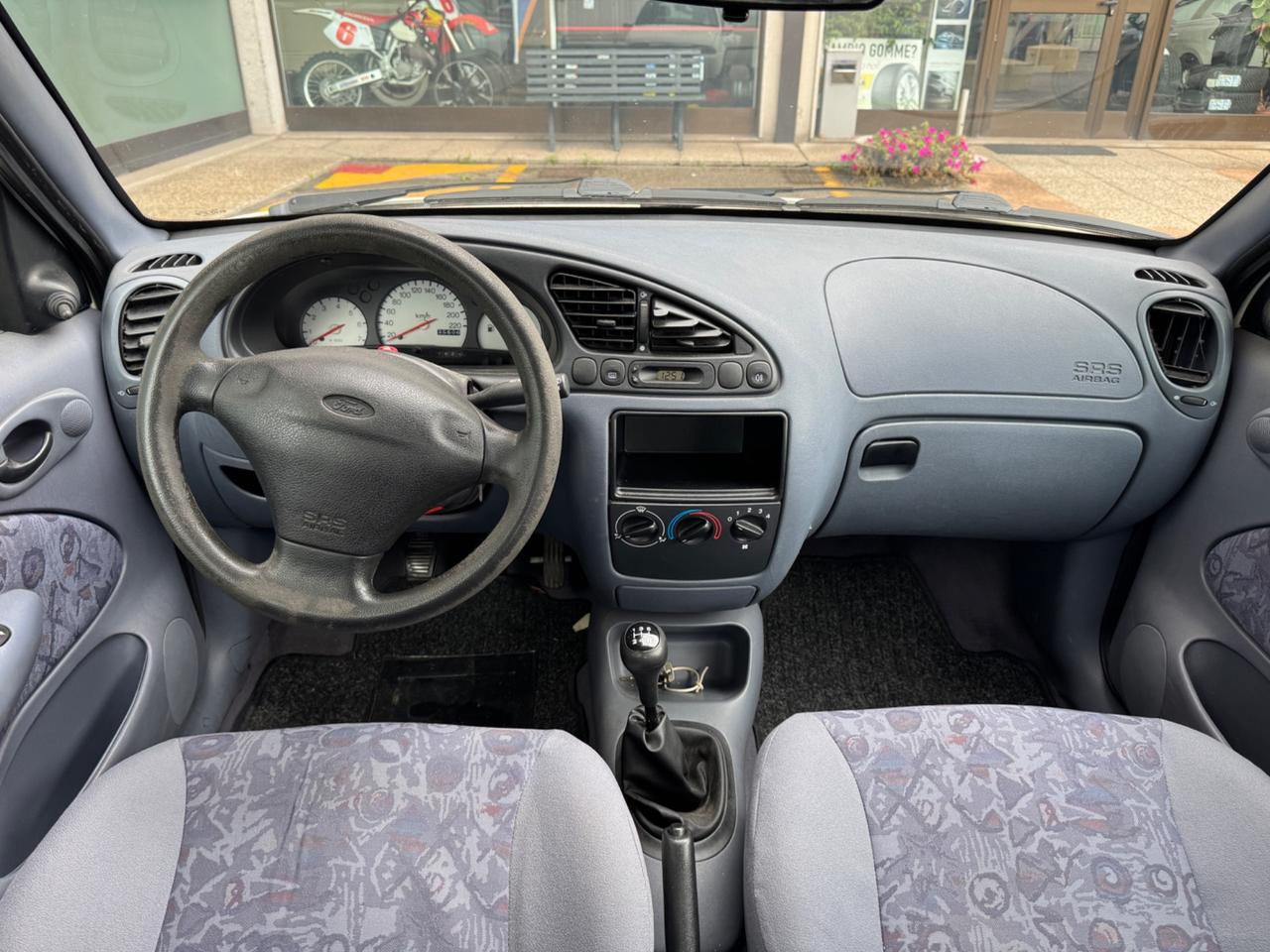Ford Fiesta 1.2i 16V cat 5 porte Techno