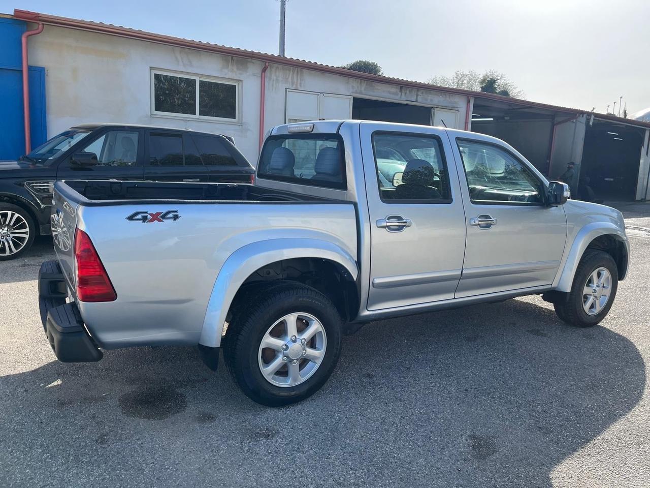 IsuzuD-Max-3.0T.D-4WD/4P-c.aut-km135000-2010