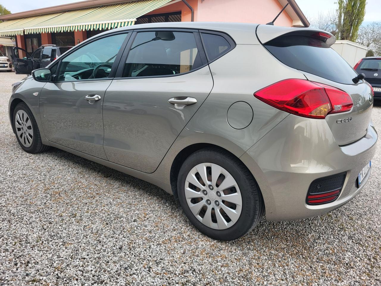 Kia Ceed cee'd 1.6 CRDi 110 CV 5 porte Active