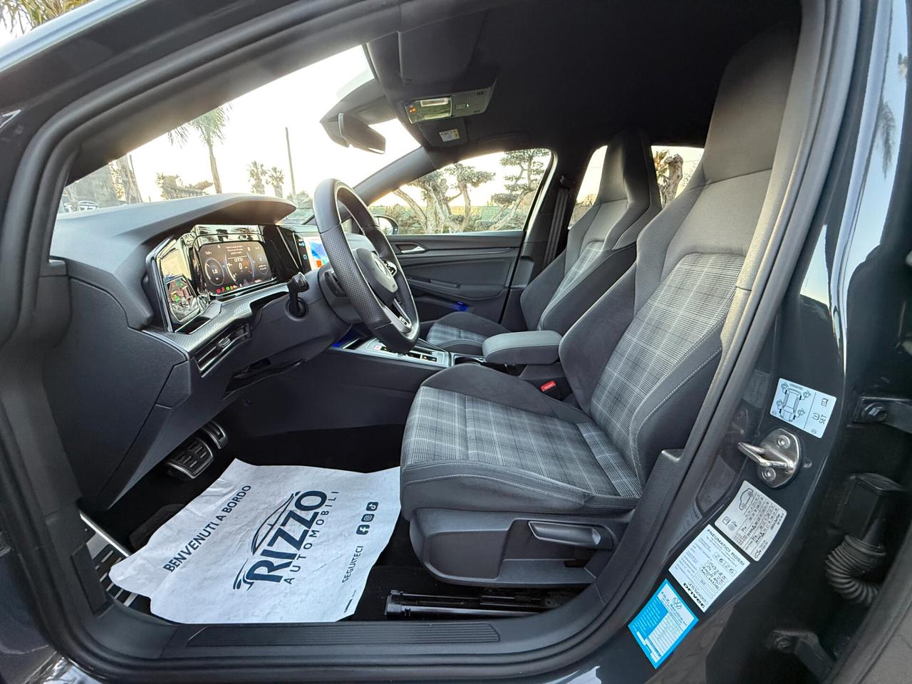 VOLKSWAGEN GOLF VIII 2.0GTD 200CV DSG NAVI LED