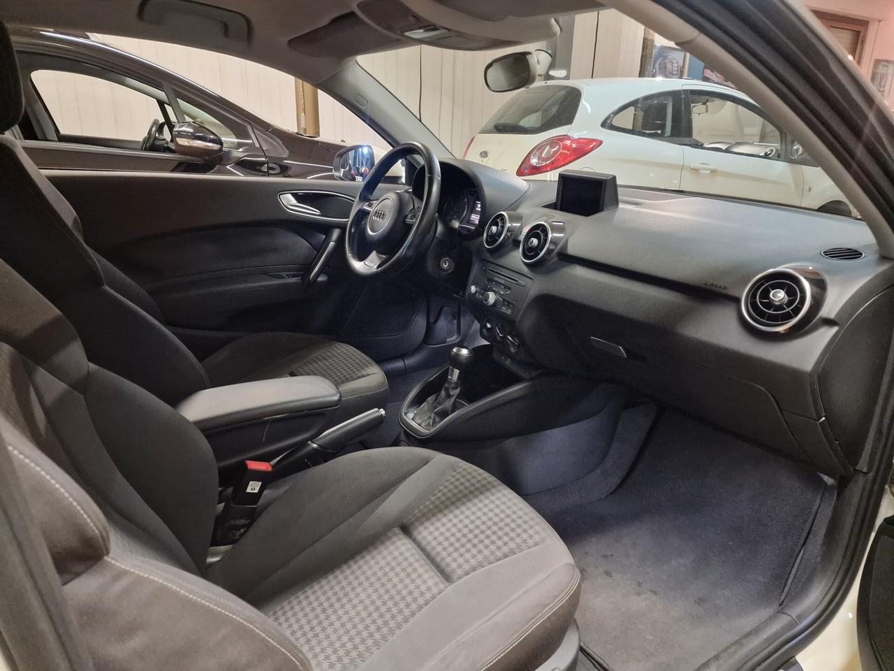 Audi A1 1.4 TFSI S tronic Ambition sline ok neopatentatiAudi A1 1.4 TFSI S tronic Ambition sline ok neopatentati