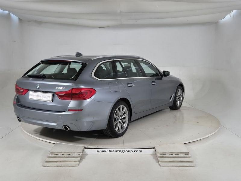 BMW Serie 5 Touring Serie 5 G31 2017 Touring Diese 520d Touring Luxury auto
