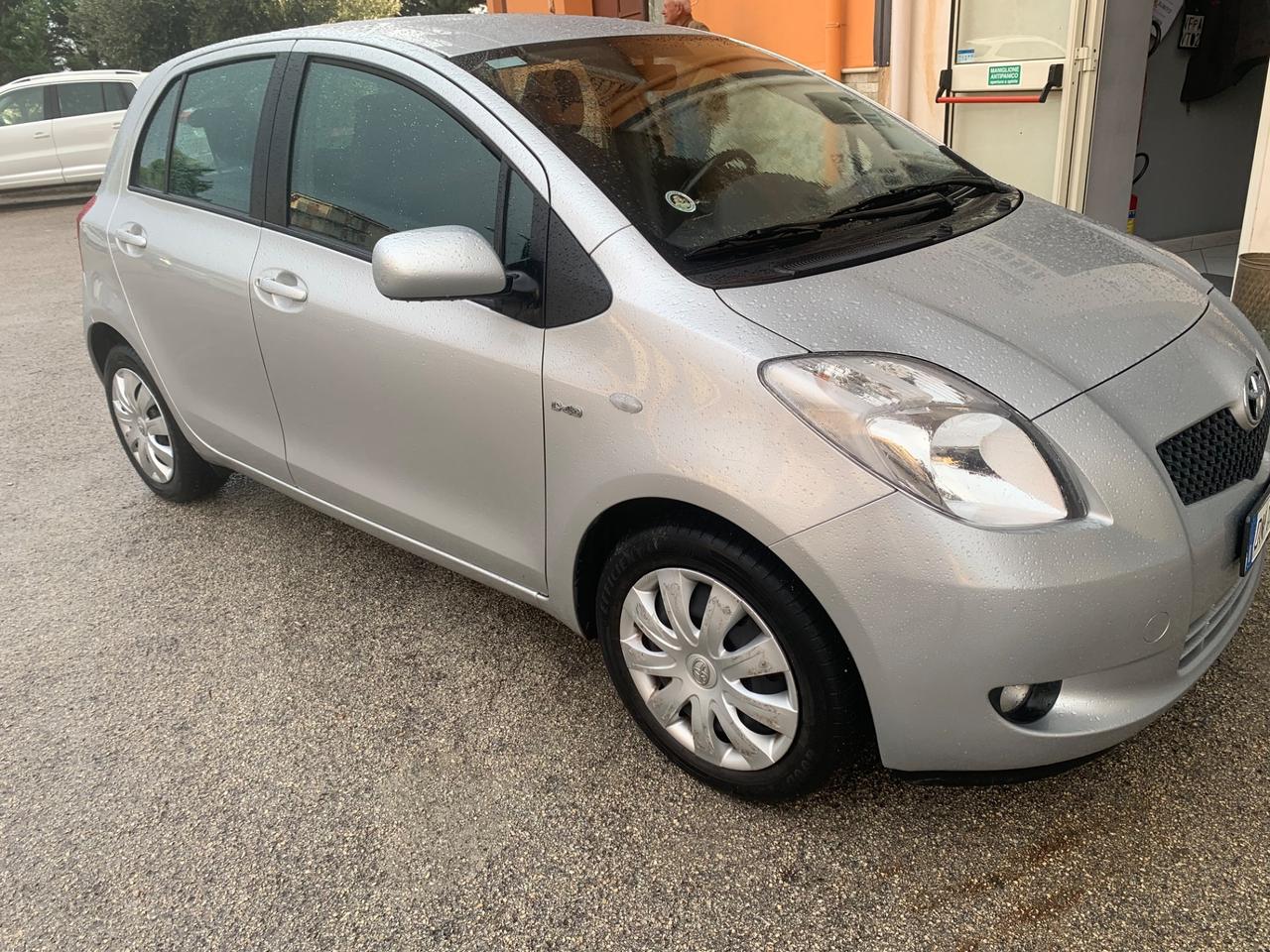 Toyota Yaris Confort