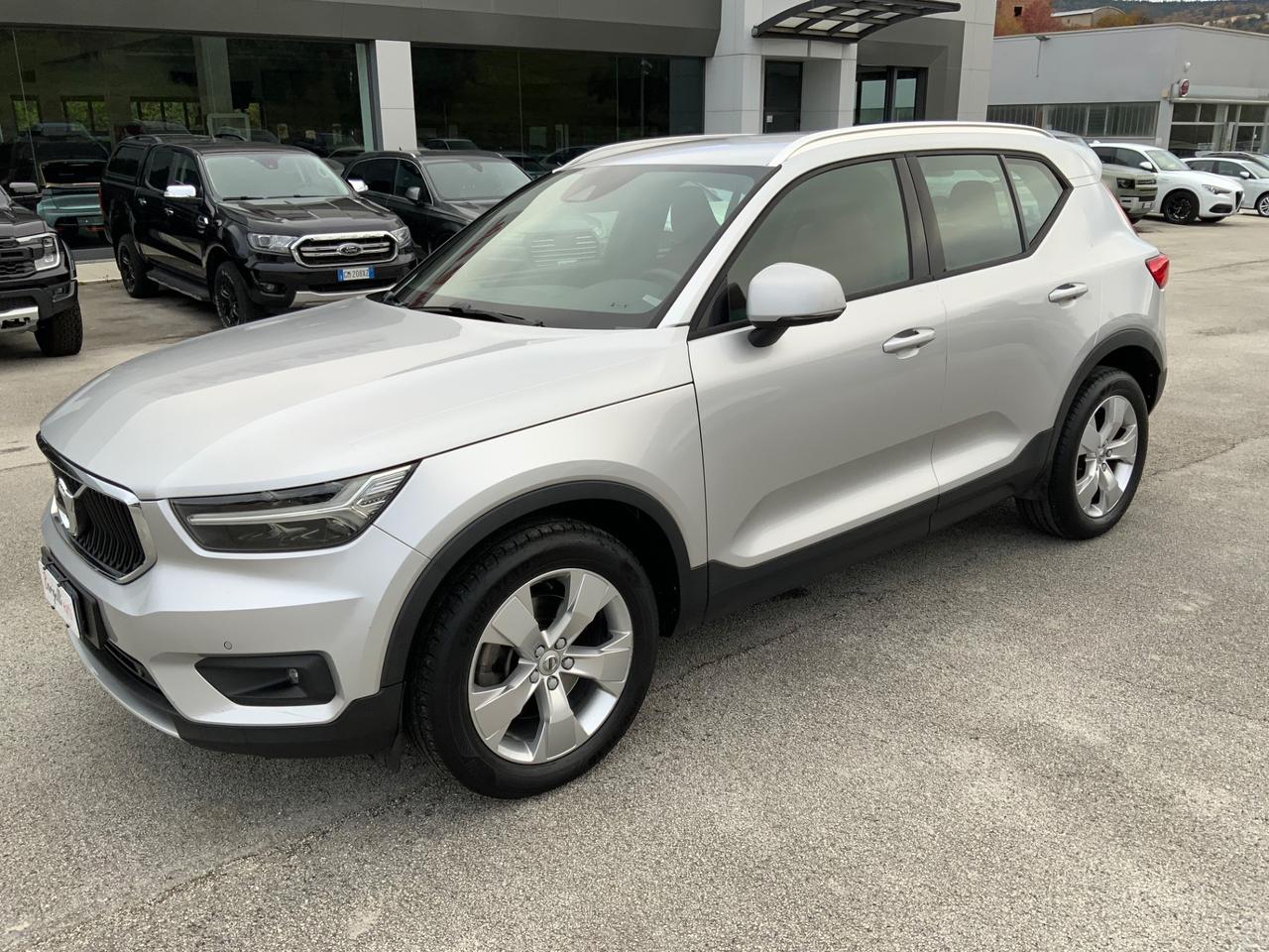 Volvo XC40 D4 AWD Geartronic Momentum