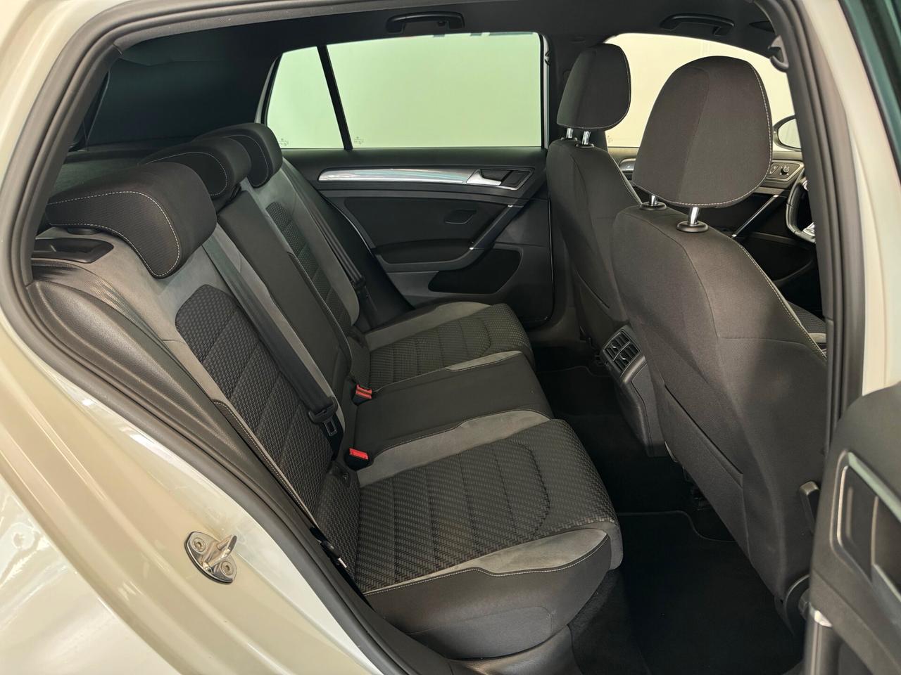 Volkswagen Golf 2.0 TDI DSG 5p. R LINE Sport Edition BlueMotion