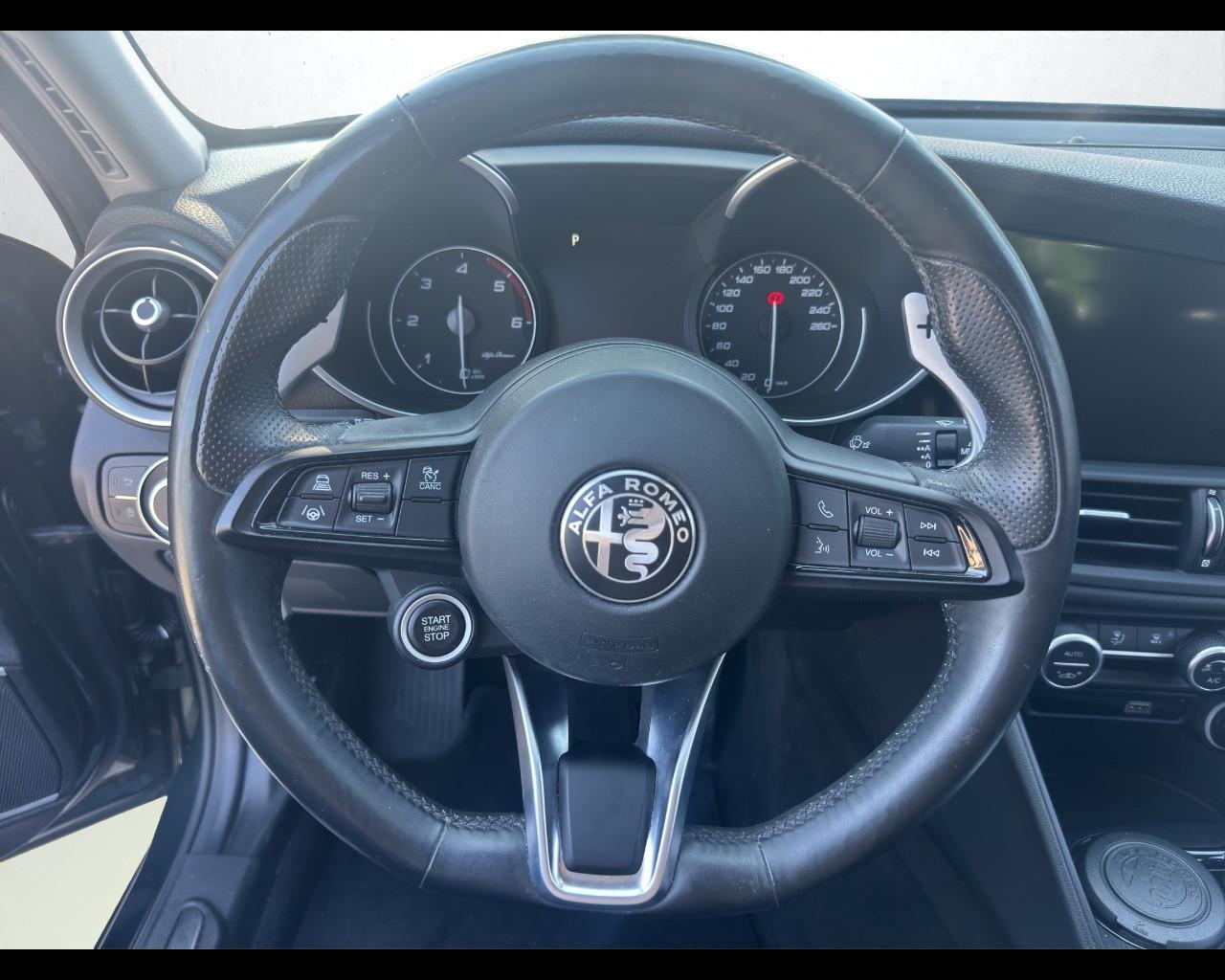 ALFA ROMEO Giulia (2016) - Giulia 2.2 Turbodiesel 160 CV AT8 Executive