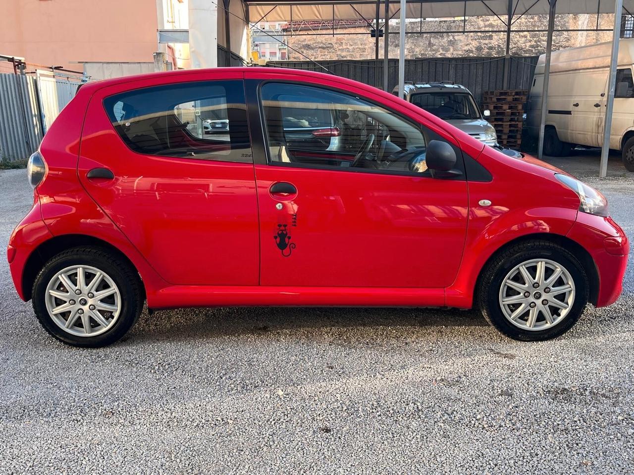 Toyota Aygo 1.0 VVT-i 68CV 5 porte Now 67.000KM