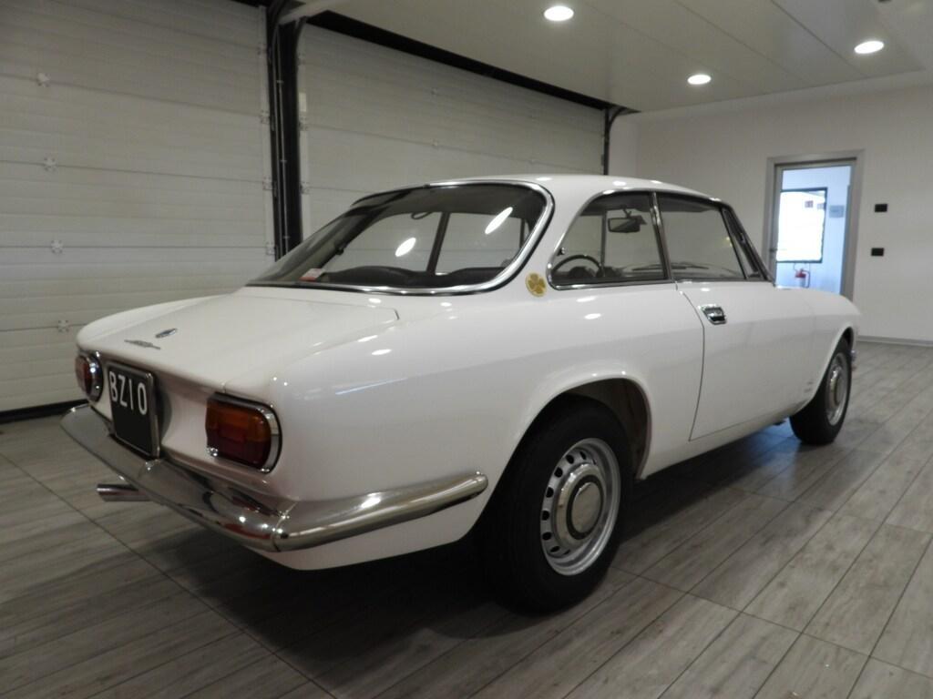 Alfa Romeo Spider GT 1750 VELOCE TIPO 105.44