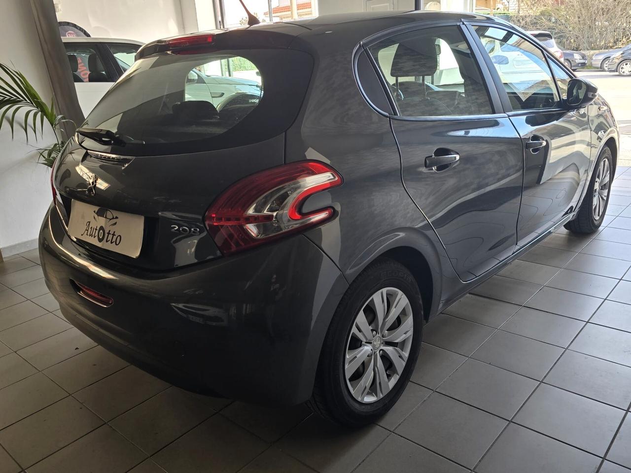 Peugeot 208 1.4 HDi 68 CV 5 porte Allure