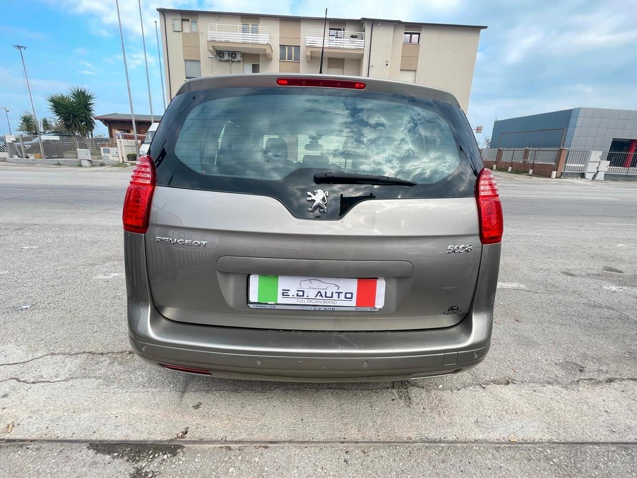 Peugeot 5008 1.6 e-HDi 112CV Stop&Start cambio robotizzato Family